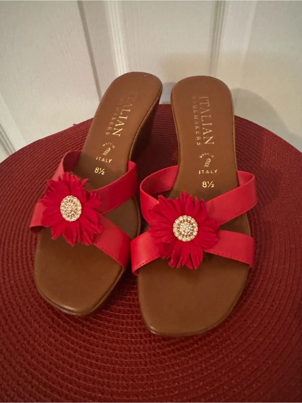 Italian Shoemakers Red Floral Wedge Sandals - Picture 2 of 4
